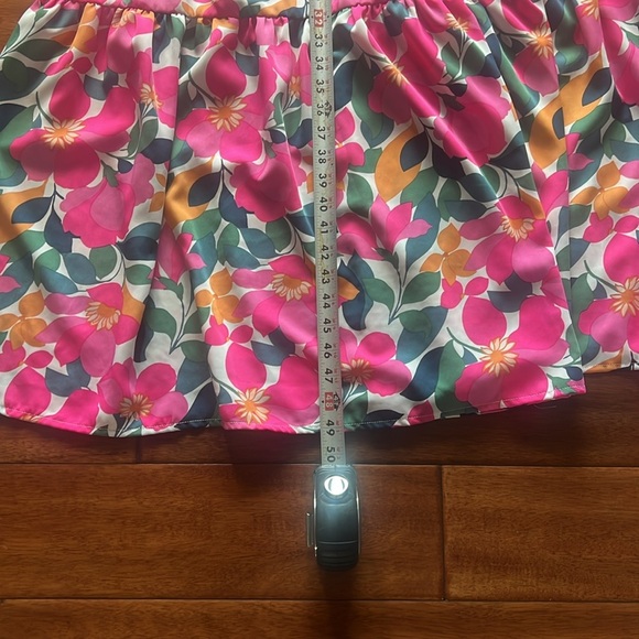 Entro Size Small Floral Maxi Dress Keyhole opening inthe front - Picture 10 of 11